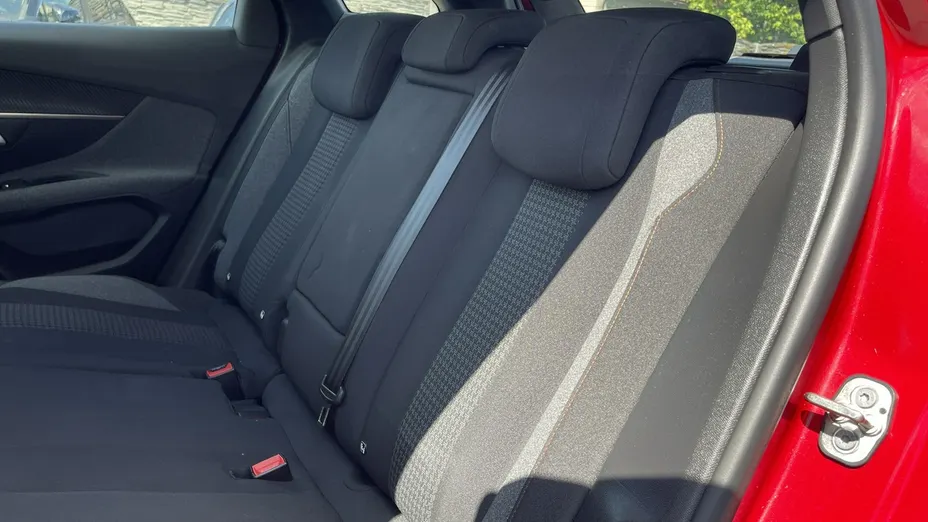 PEUGEOT 3008 -