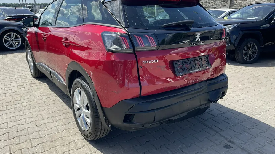 PEUGEOT 3008 -
