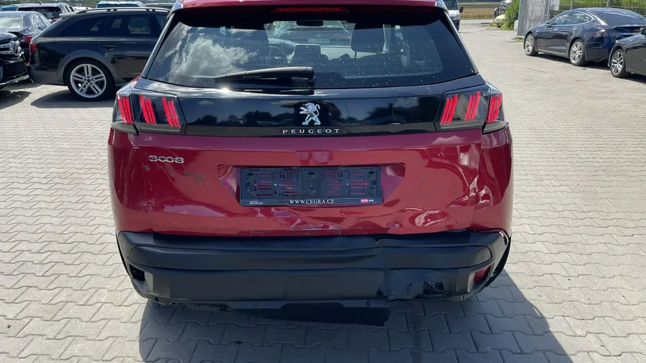 PEUGEOT 3008 -