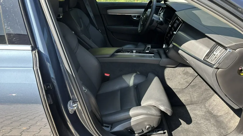 VOLVO S90 -