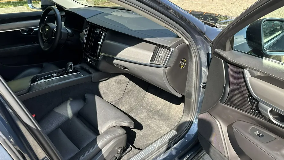 VOLVO S90 -