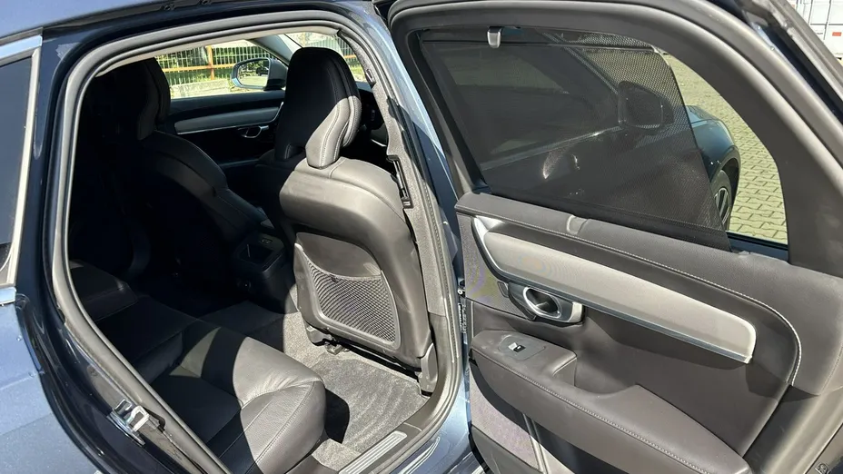 VOLVO S90 -