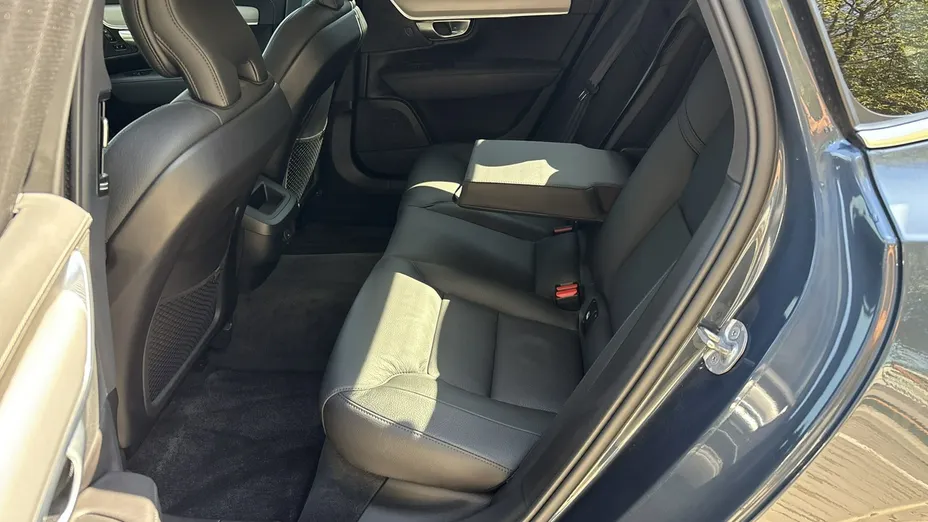 VOLVO S90 -