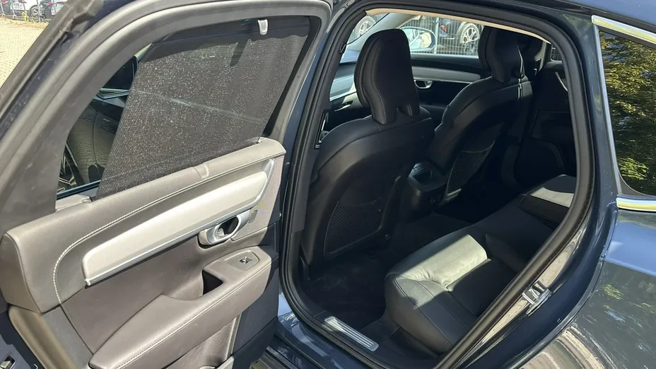 VOLVO S90 -