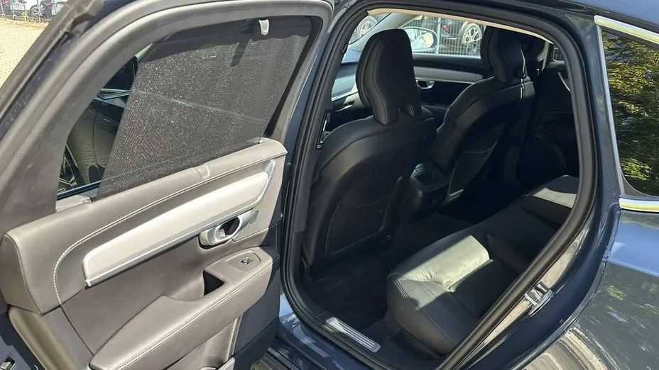 VOLVO S90 -