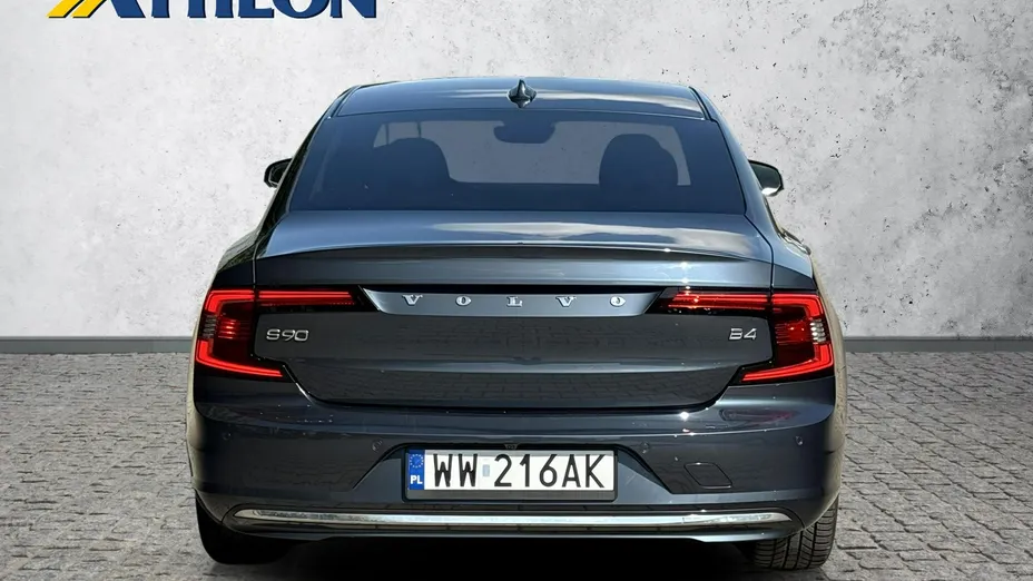 VOLVO S90 -