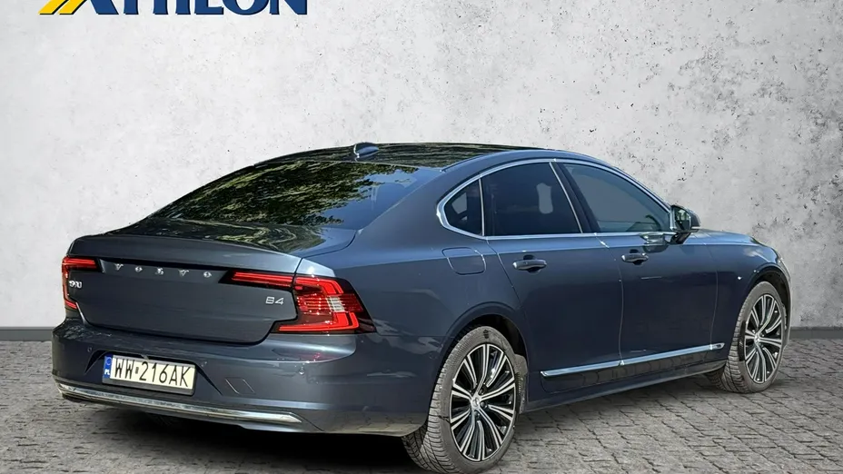 VOLVO S90 -
