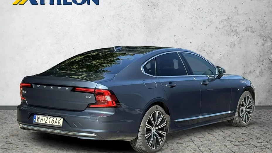 VOLVO S90 -