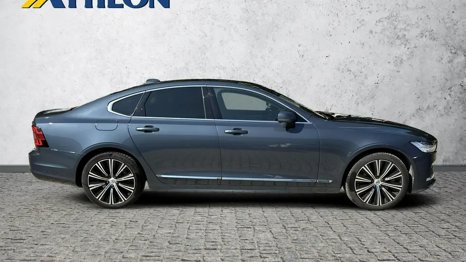 VOLVO S90 -