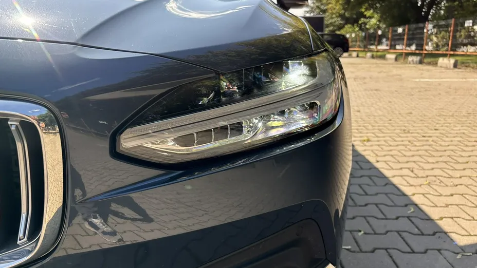 VOLVO S90 -