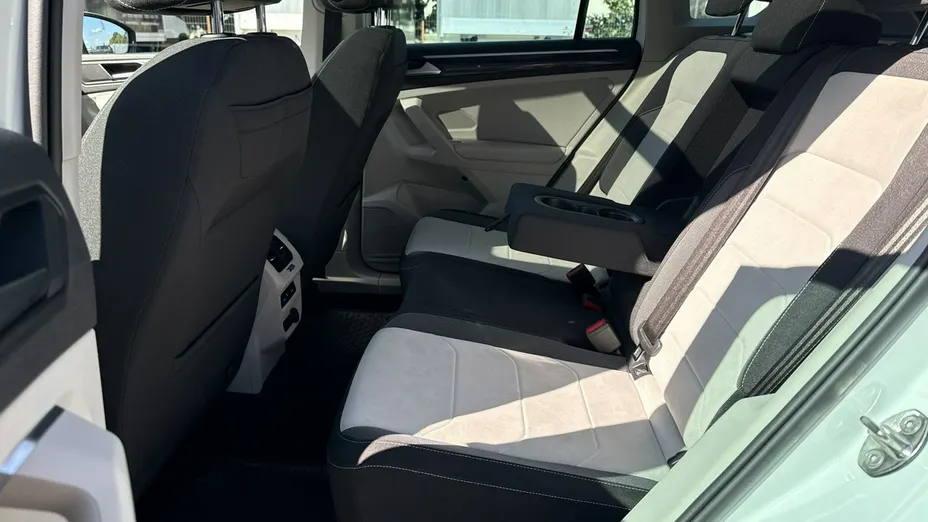 VOLKSWAGEN Tiguan -