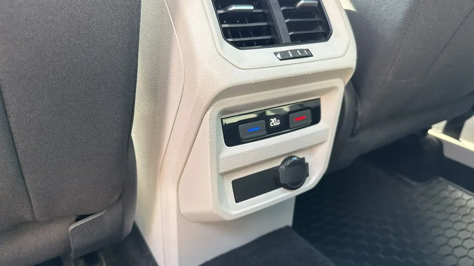 VOLKSWAGEN Tiguan -