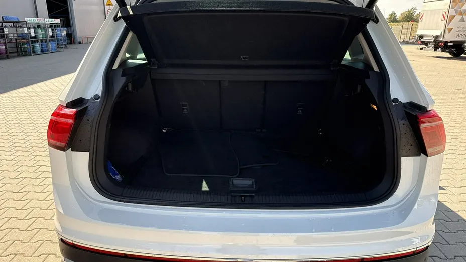 VOLKSWAGEN Tiguan -