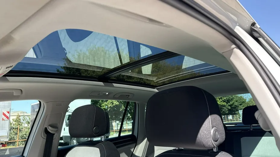 VOLKSWAGEN Tiguan -
