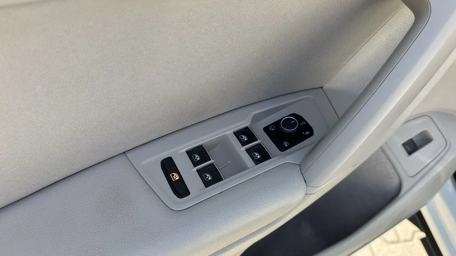 VOLKSWAGEN Tiguan -