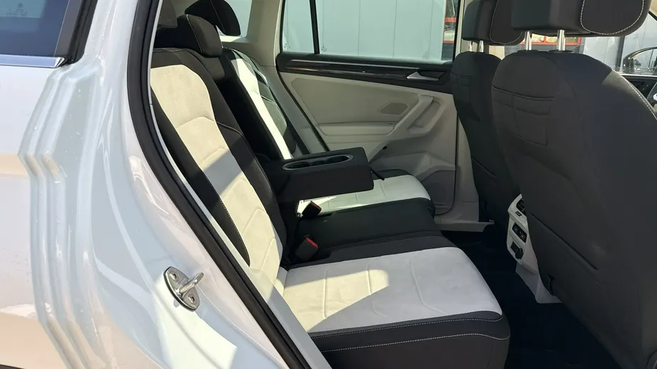 VOLKSWAGEN Tiguan -