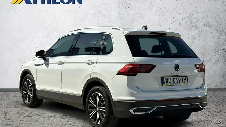 VOLKSWAGEN Tiguan -