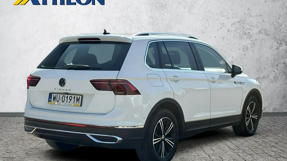 VOLKSWAGEN Tiguan -