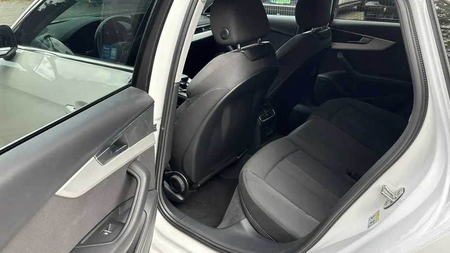 AUDI A4 -