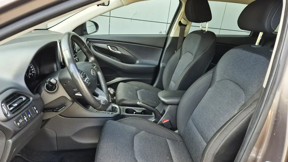 HYUNDAI i30 -