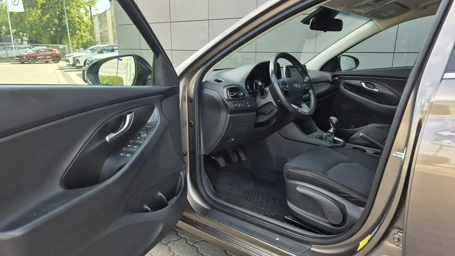 HYUNDAI i30 -