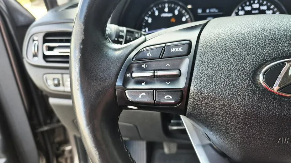 HYUNDAI i30 -