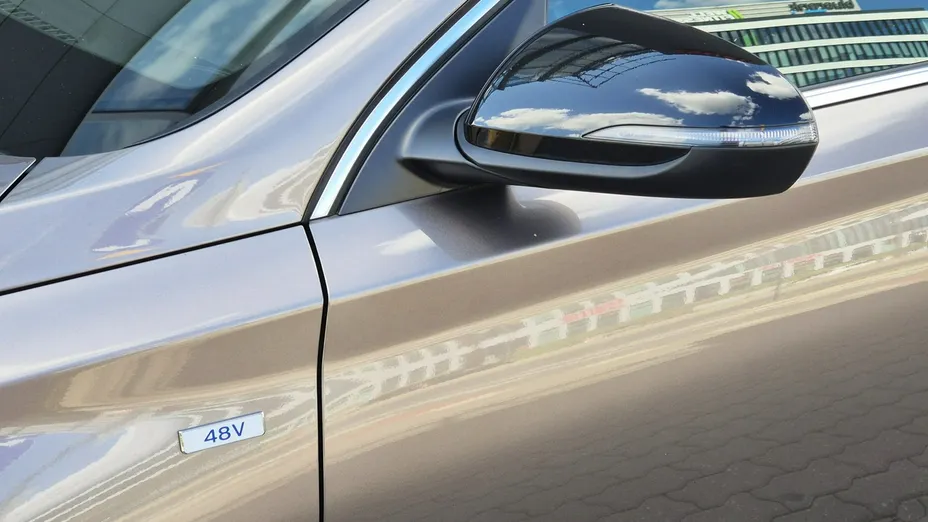 HYUNDAI i30 -