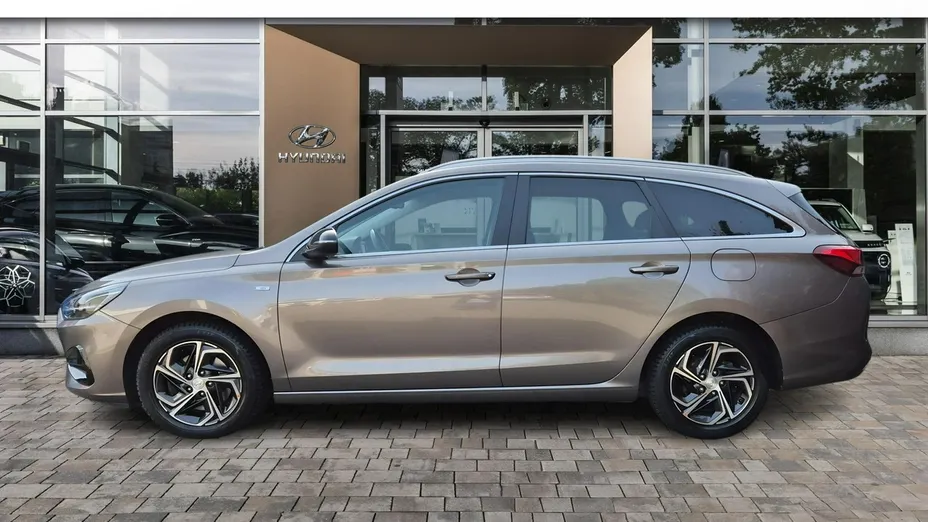 HYUNDAI i30 -