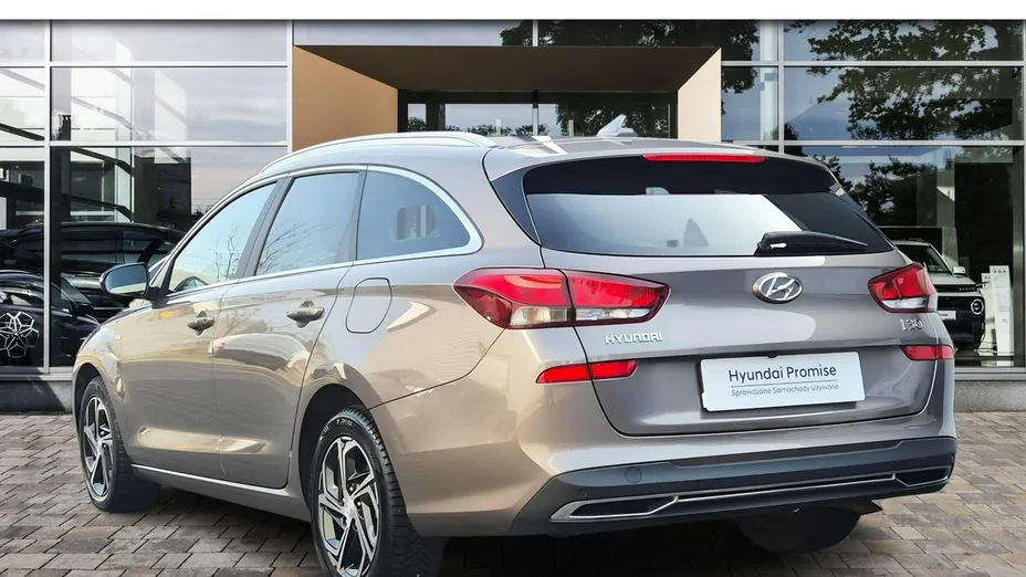 HYUNDAI i30 -