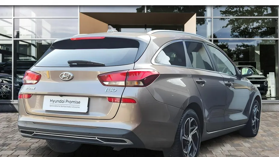 HYUNDAI i30 -
