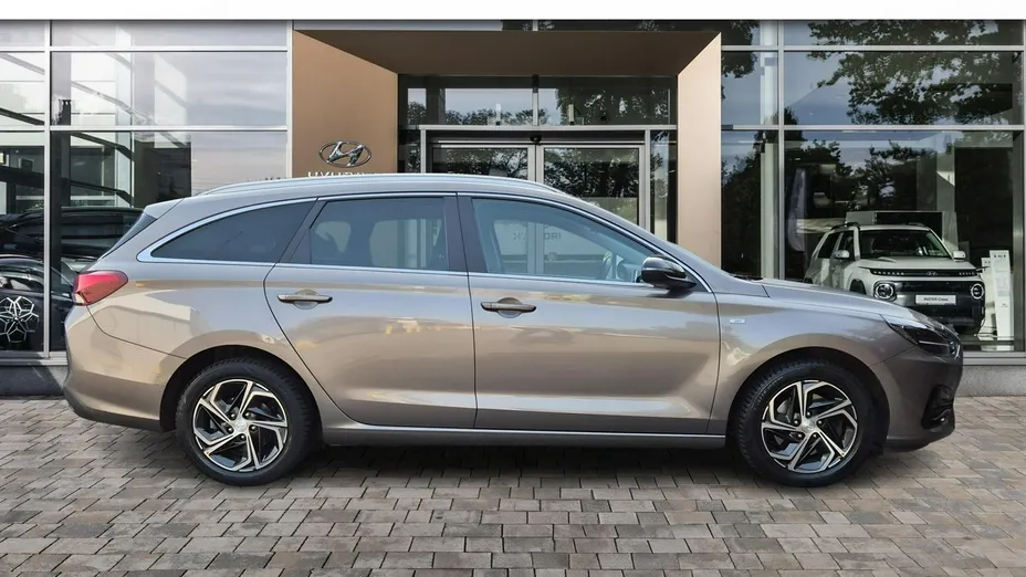 HYUNDAI i30 -