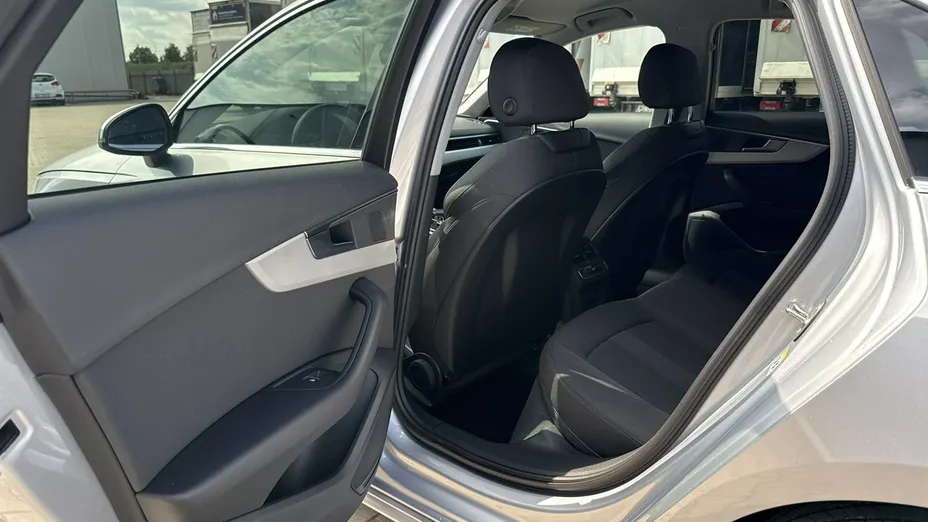 AUDI A4 -