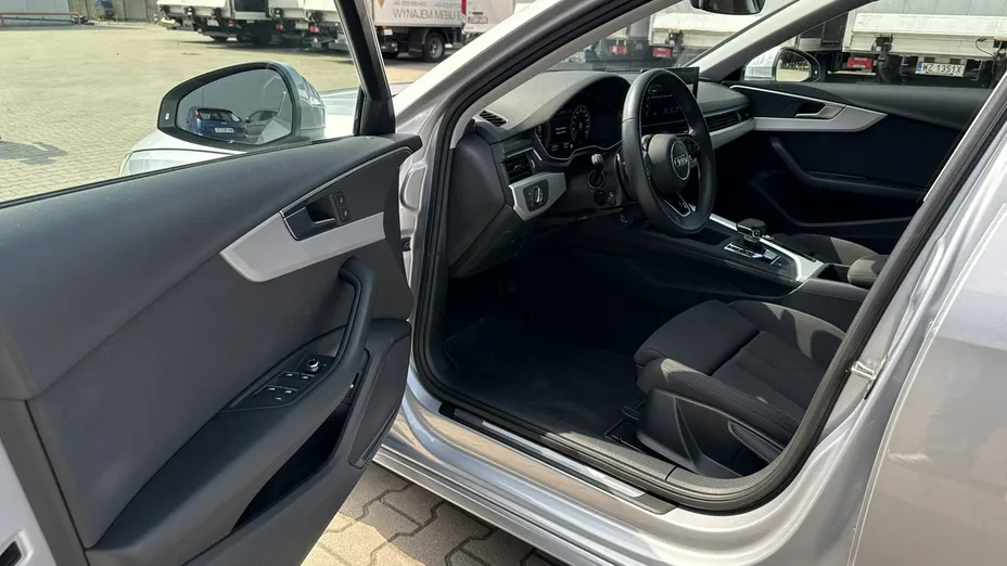 AUDI A4 -