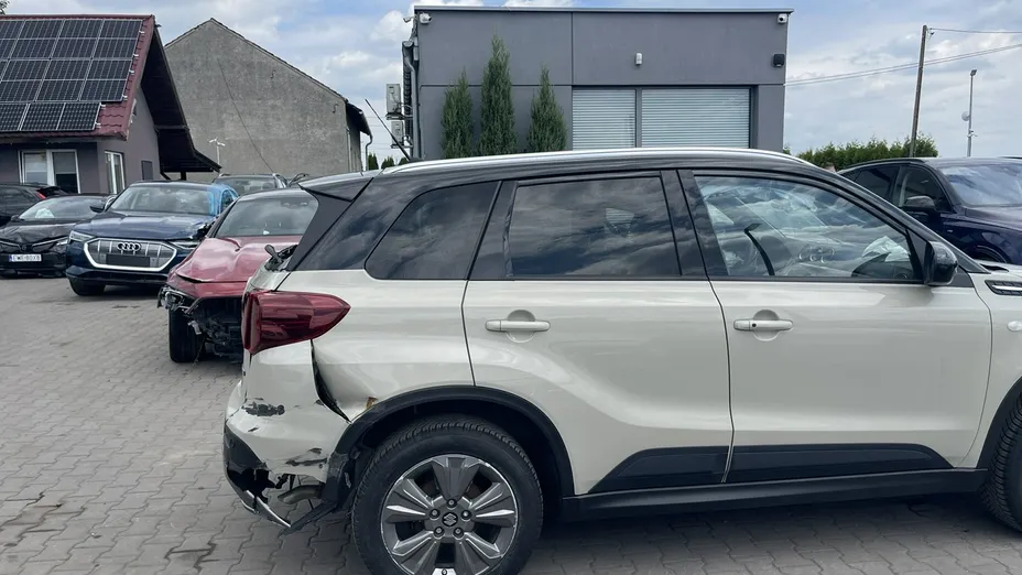 SUZUKI Vitara -
