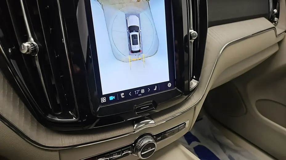 VOLVO XC60 -