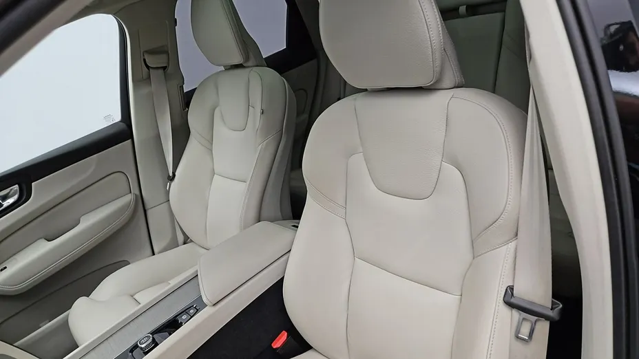 VOLVO XC60 -