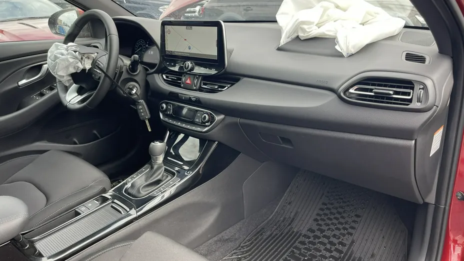 HYUNDAI i30 -