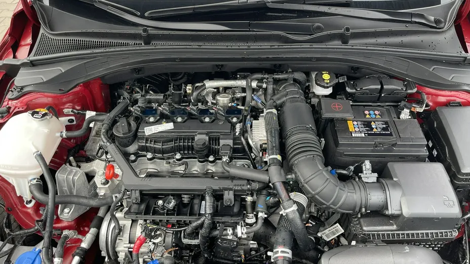 HYUNDAI i30 -