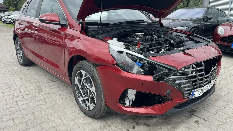 HYUNDAI i30 -