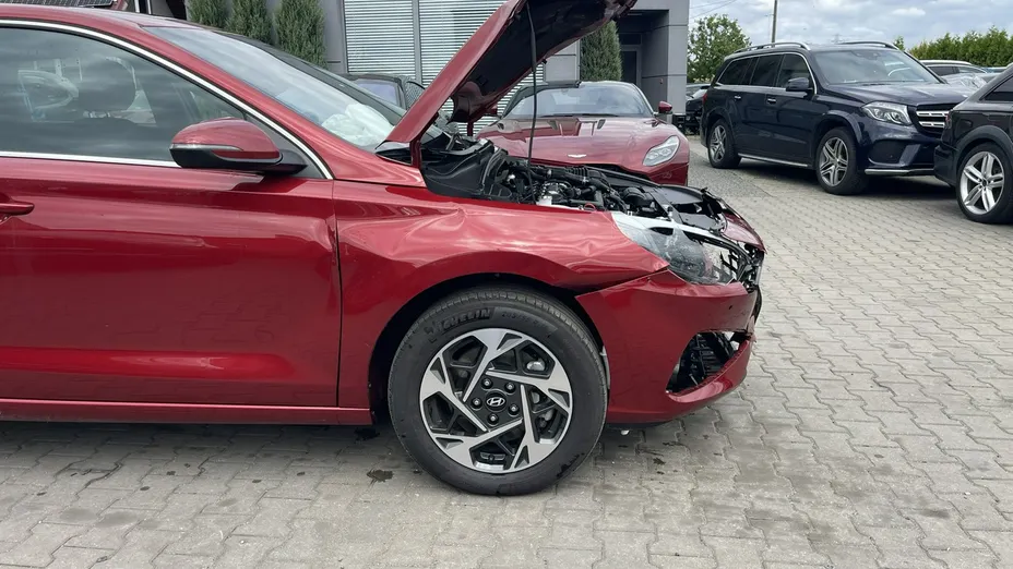 HYUNDAI i30 -