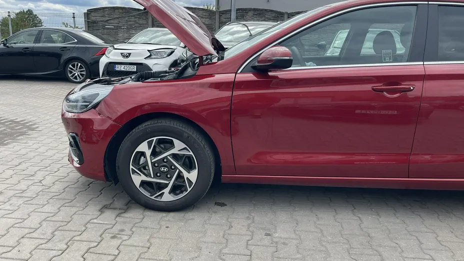 HYUNDAI i30 -