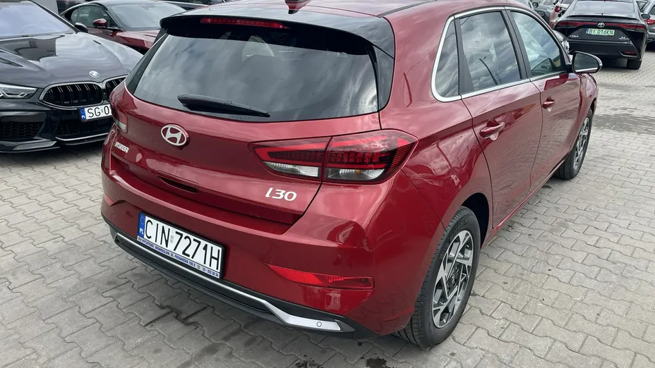 HYUNDAI i30 -