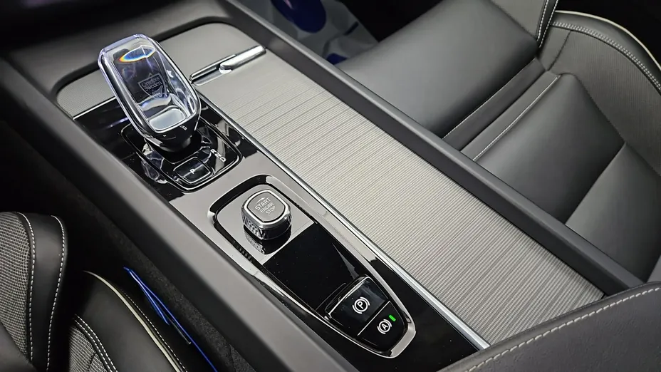 VOLVO XC60 -