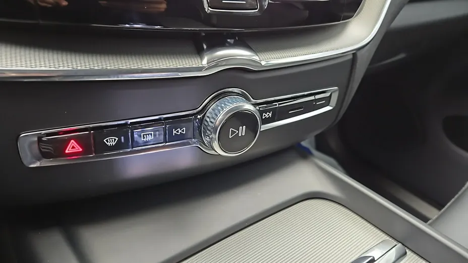 VOLVO XC60 -