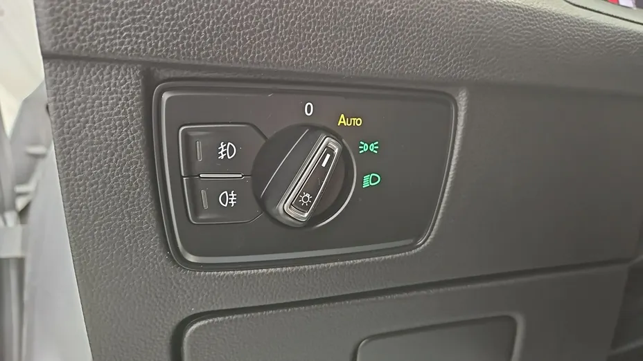 VOLKSWAGEN Passat -