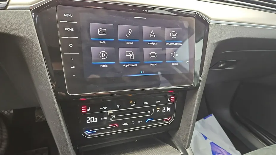 VOLKSWAGEN Passat -