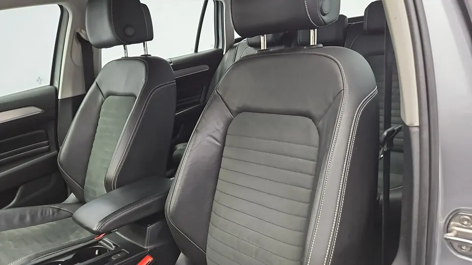 VOLKSWAGEN Passat -