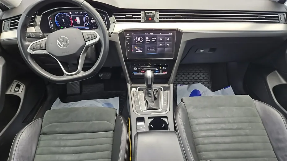 VOLKSWAGEN Passat -
