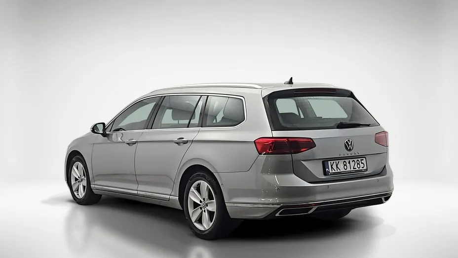 VOLKSWAGEN Passat -