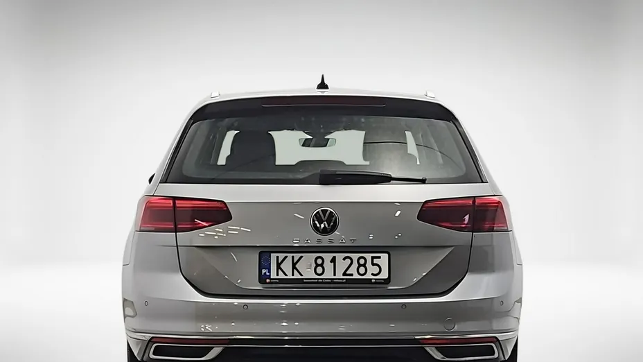 VOLKSWAGEN Passat -